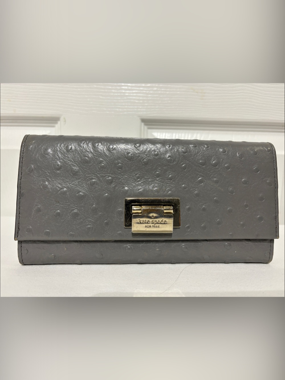 kate spade Gray ostrich-Embossed Leather Clasp Long Wallet with Gold Hardware